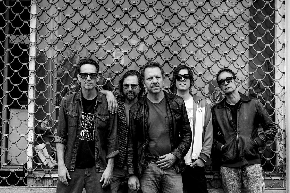 dEUS speelt twee exclusieve try-outs in De Zwerver dEUS speelt twee exclusieve try-outs in De Zwerver