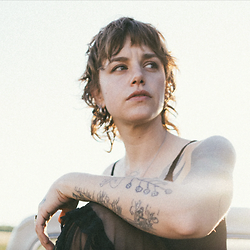 Nieuwe single Cat Clyde: 'Man's Worlds' Nieuwe single Cat Clyde: 'Man's Worlds'